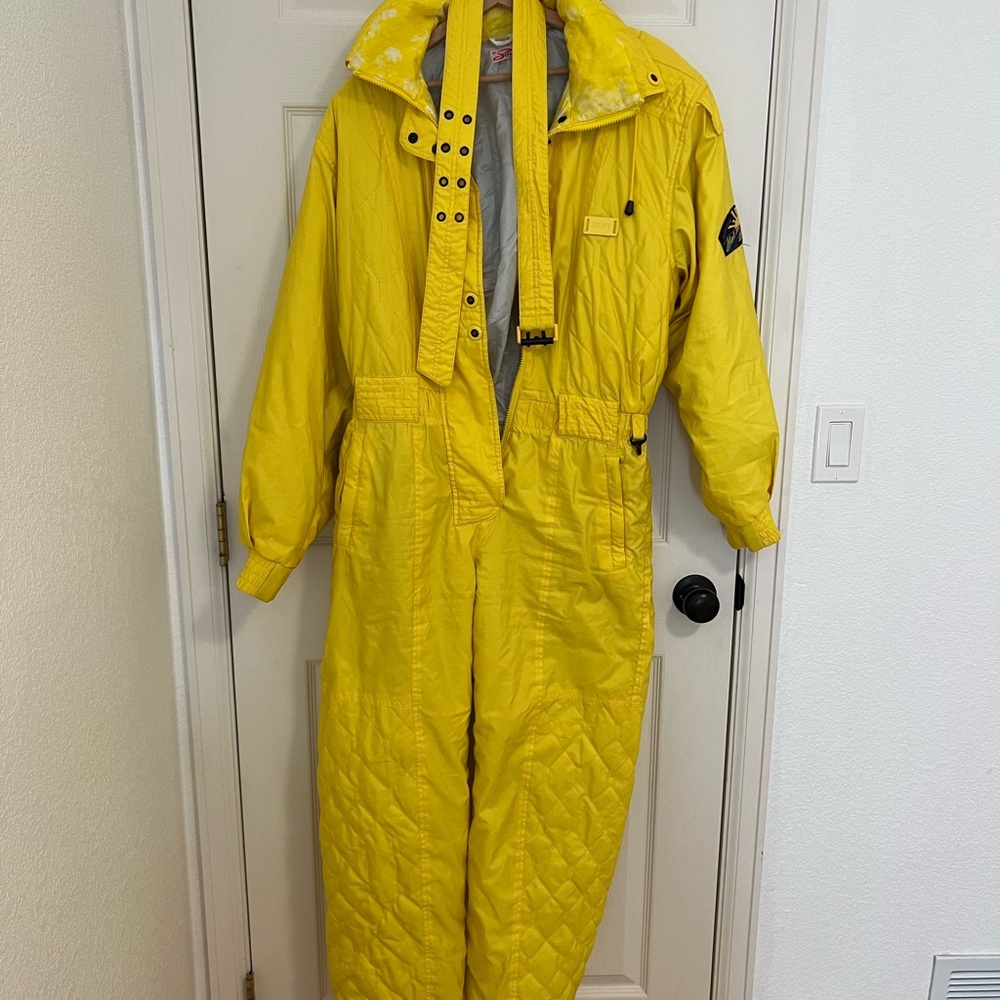 Vintage yellow Italian ski suit size 44 (6-8)